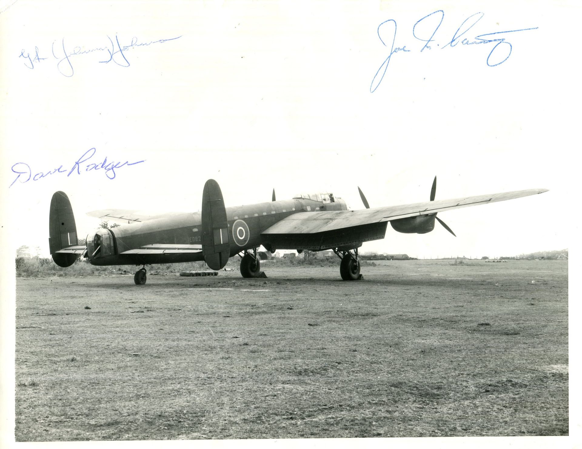 DAMBUSTERS THE: A good selection of signed pages (6; - Image 5 of 15