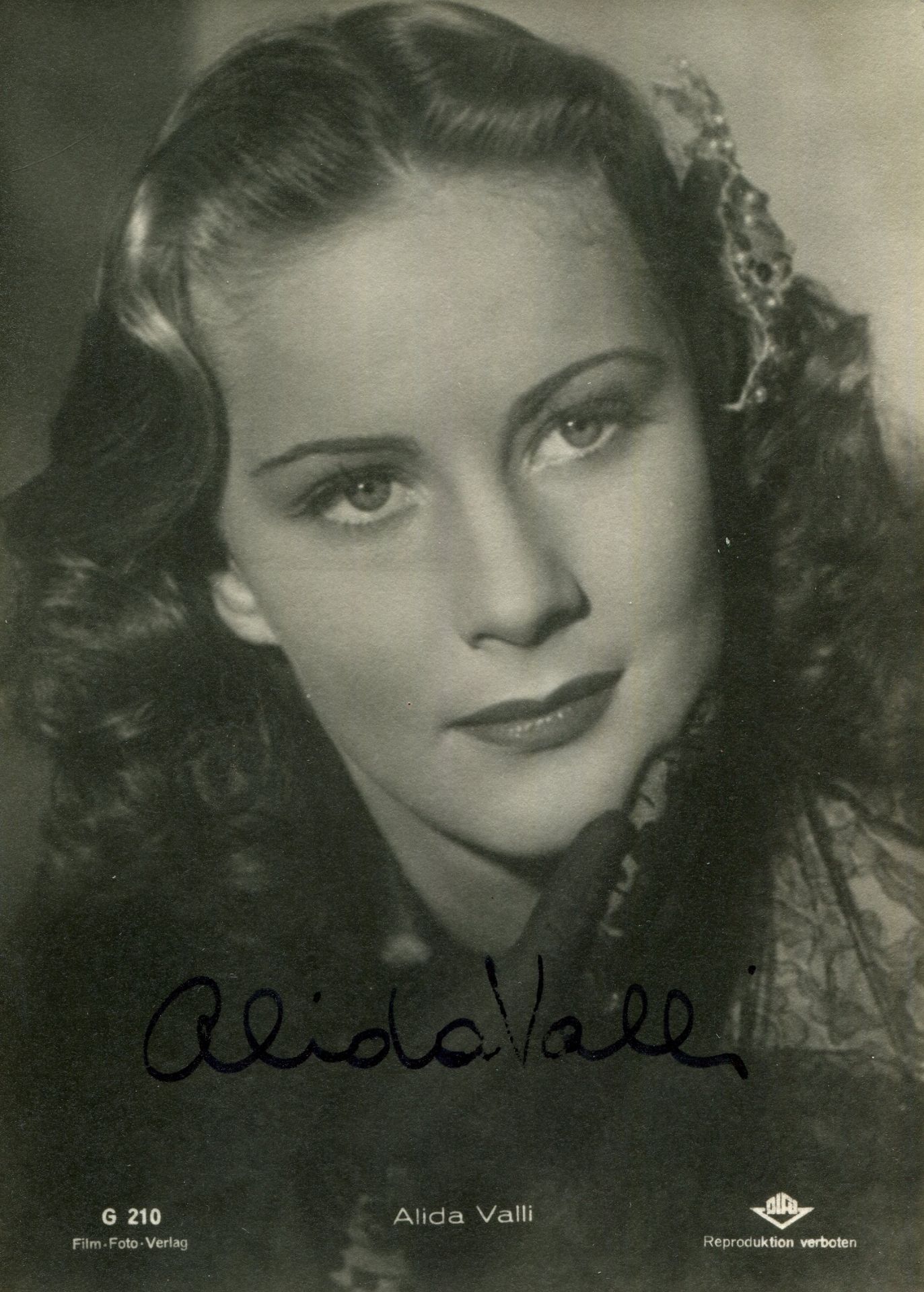 VALLI ALIDA: (1921-2006) Italian actress whose films include The Third Man (1949). Vintage signed