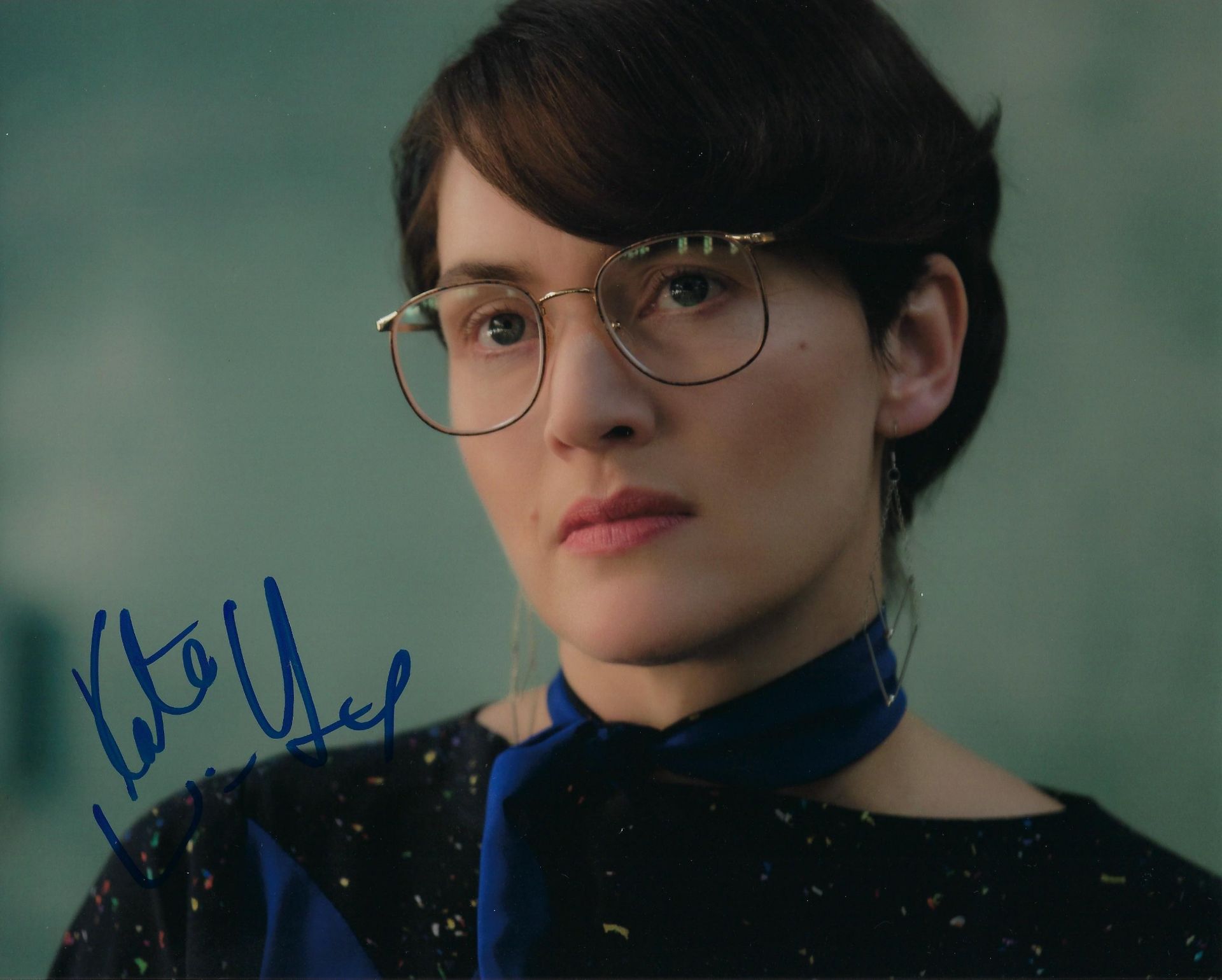 WINSLET KATE: (1975- ) English actress, Academy Award winner. Signed colour 10 x 8 photograph of the