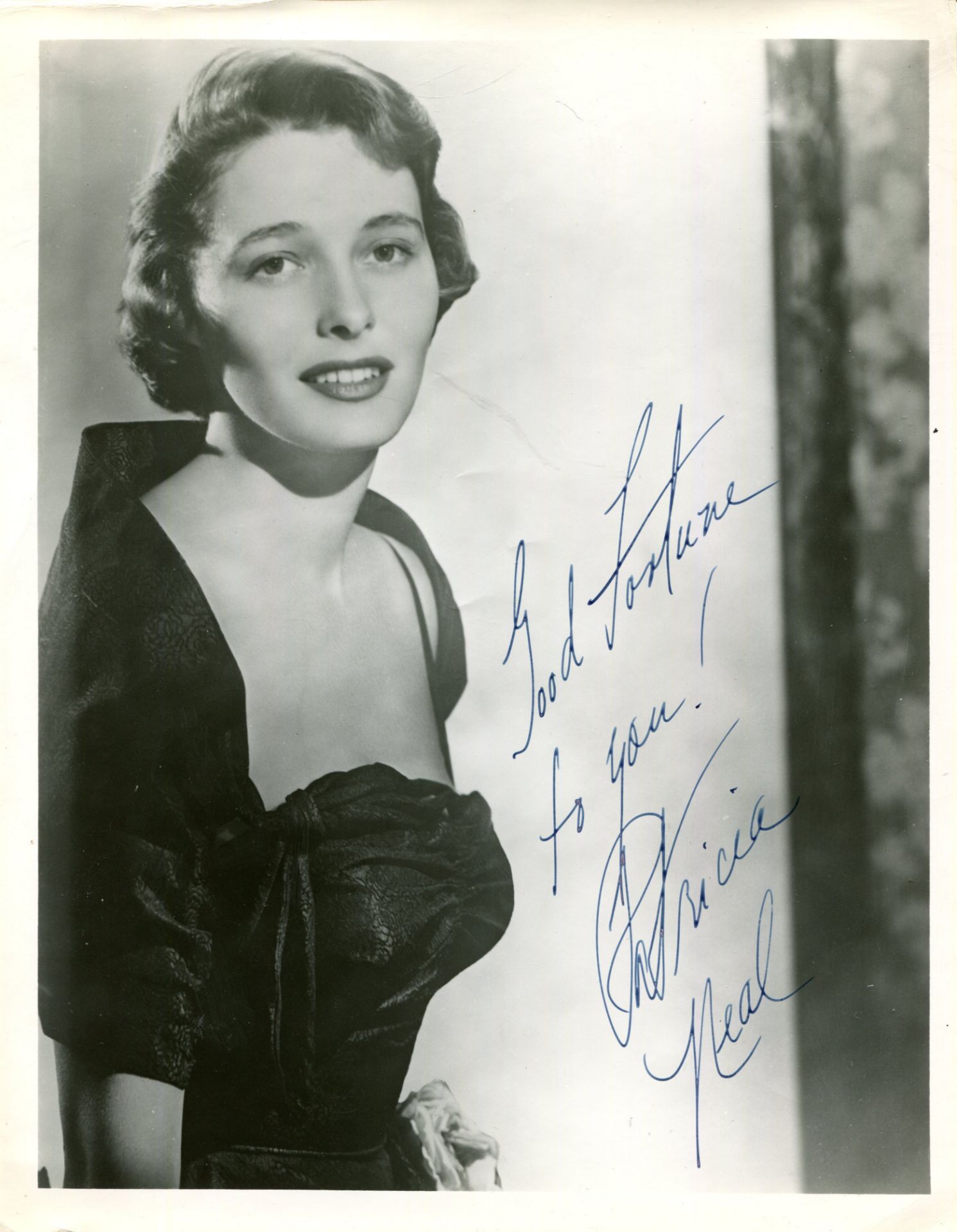 NEAL PATRICIA: (1926-2010) American actress, Academy Award winner. Vintage signed 8 x 10