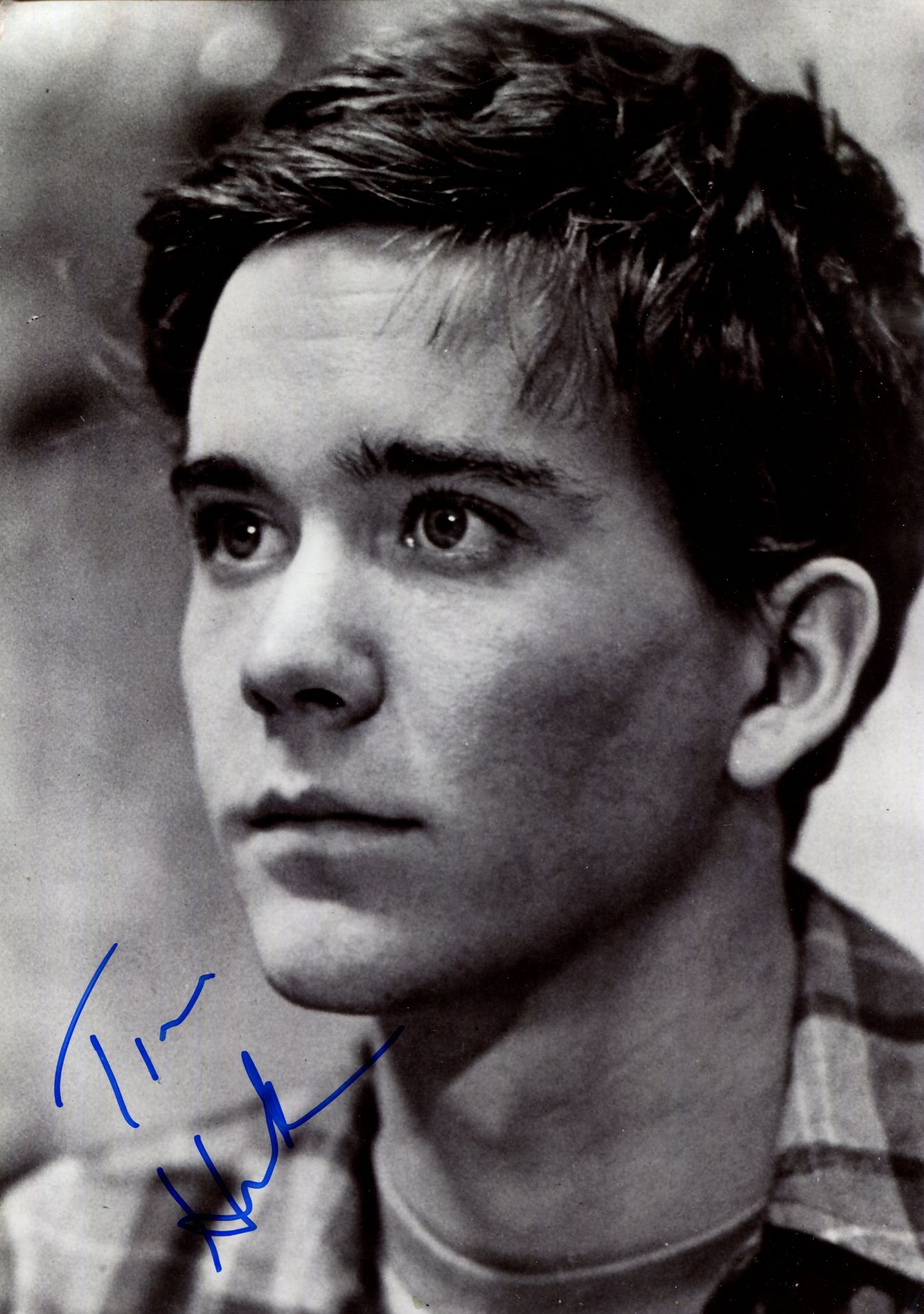 HUTTON TIMOTHY: (1960- ) American actor, Academy Award winner. Signed 8 x 12 photograph of Hutton in