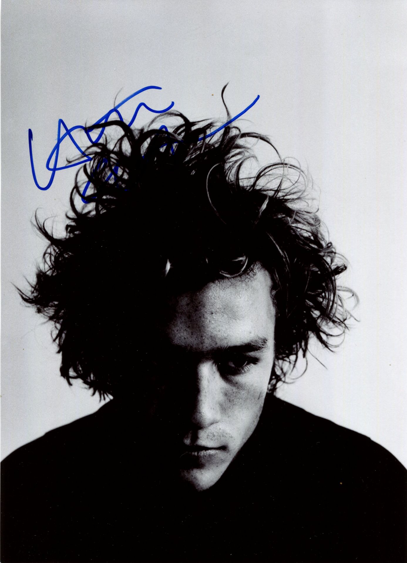 LEDGER HEATH: (1979-2008) Australian Actor, Academy Award winner. Signed 8 x 11 photograph by