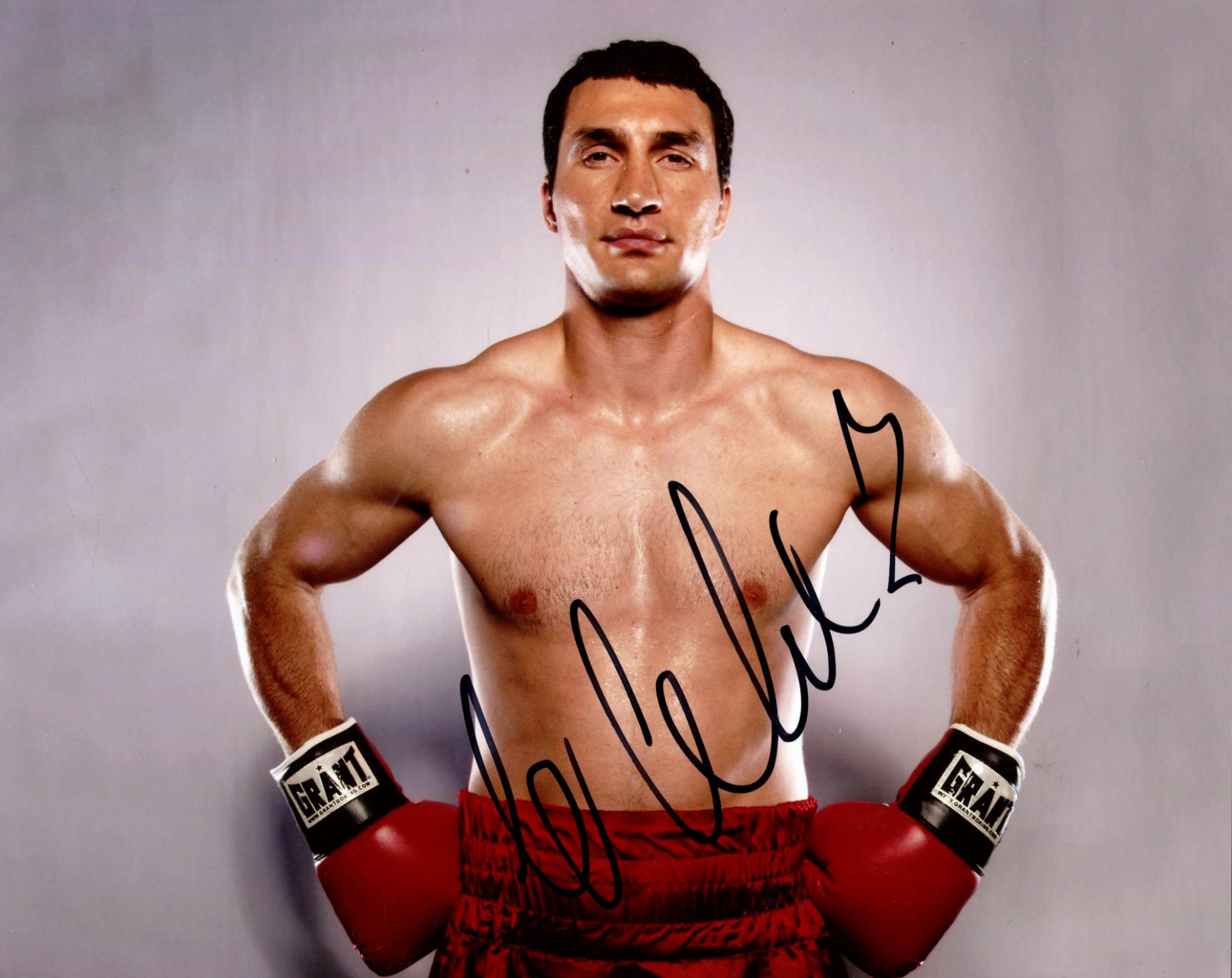 KLITSCHKO WLADIMIR: (1976- ) Ukrainian former professional Boxer, considered to be one of the best