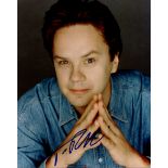 ROBBINS TIM: (1958- ) American actor, Academy Award winner. Signed colour 8 x 10 photograph of