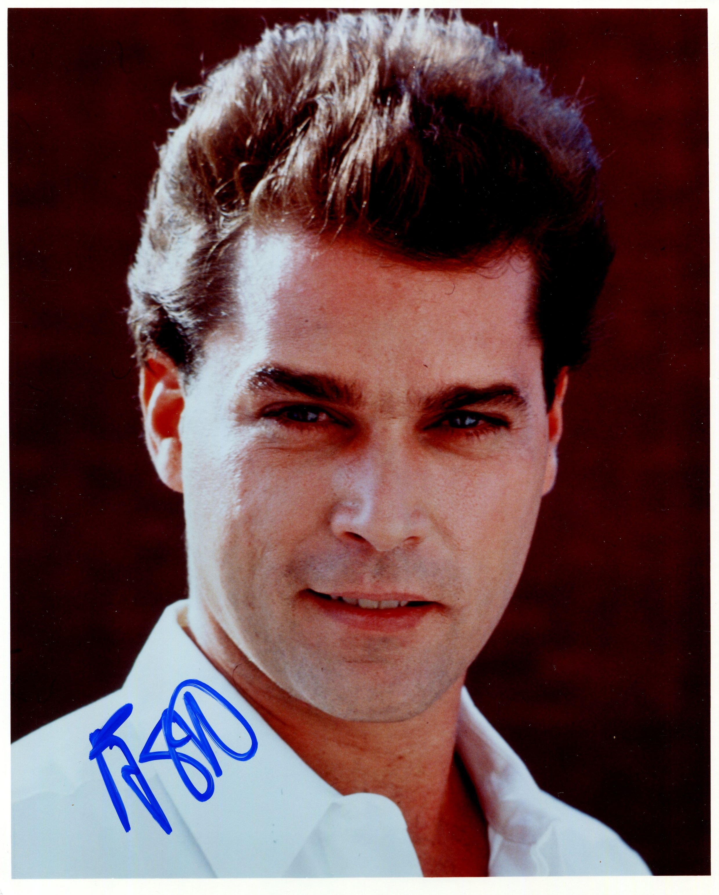 LIOTTA RAY: (1954-2022) American Actor. Signed colour 8 x 10 photograph by Liotta, the image