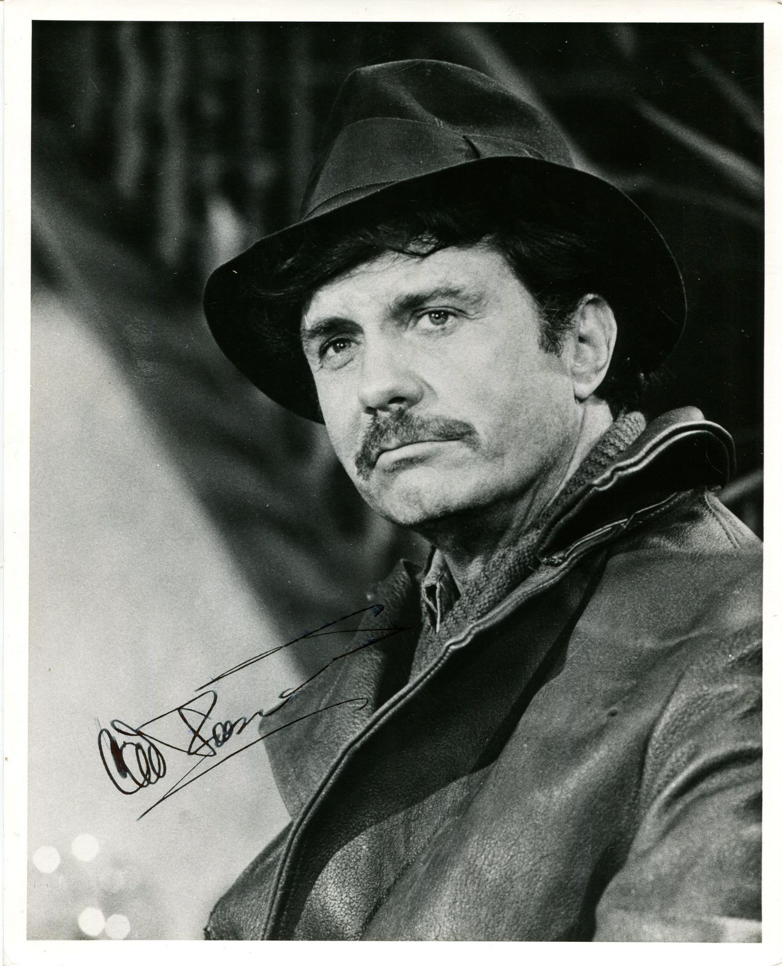 ACADEMY AWARD WINNERS: A good selection of signed 8 x 10 photographs by various Best Actor Oscar - Image 2 of 7