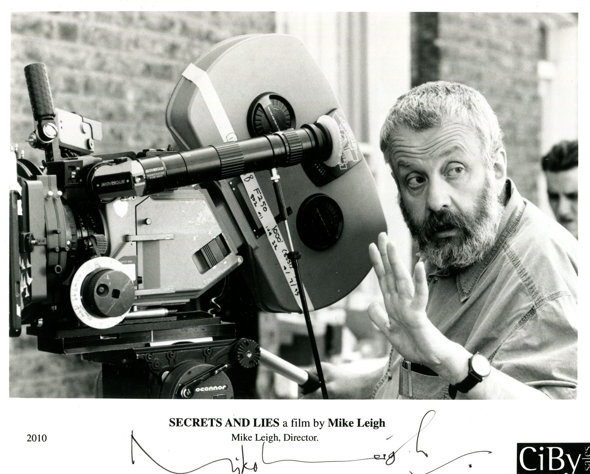 BRITISH FILM DIRECTORS: A good selection of signed 8 x 10 photographs and slightly smaller (1) by - Bild 2 aus 10