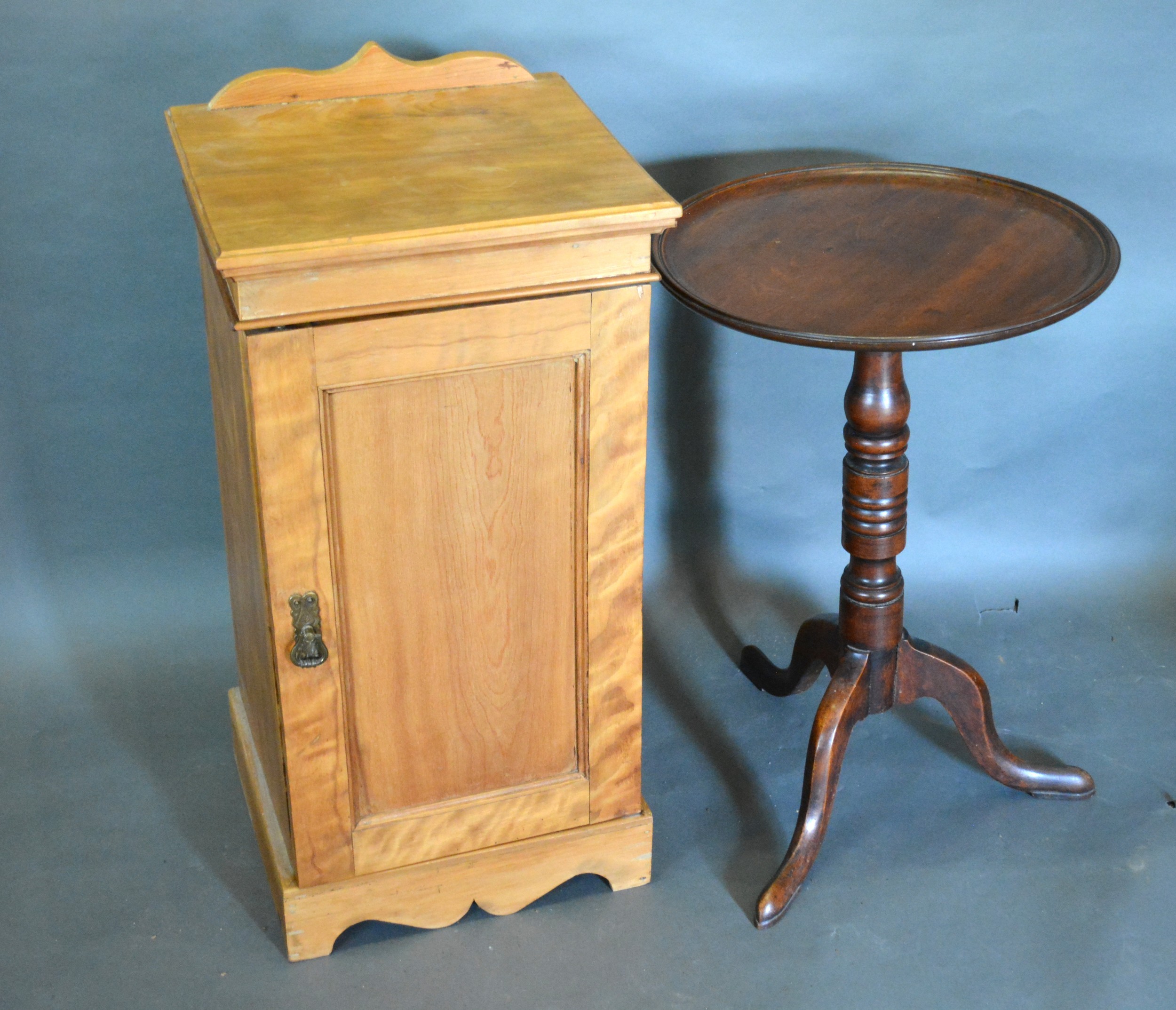 An Edwardian Etagere with removable glass tray top, together with a satinwood bedside cupboard and a - Image 2 of 2