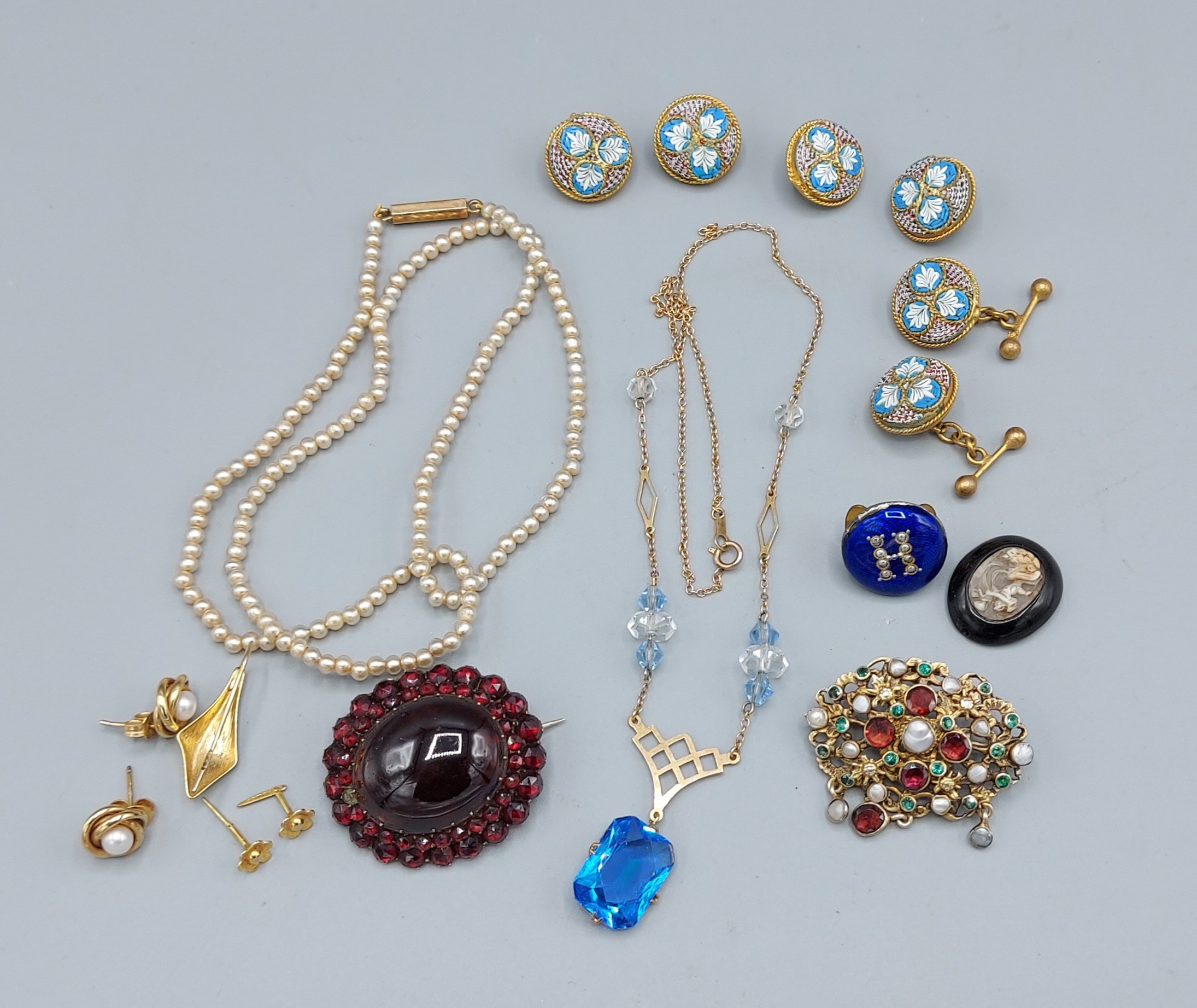 A 9ct gold necklace together with various earstuds and a small collection of jewellery