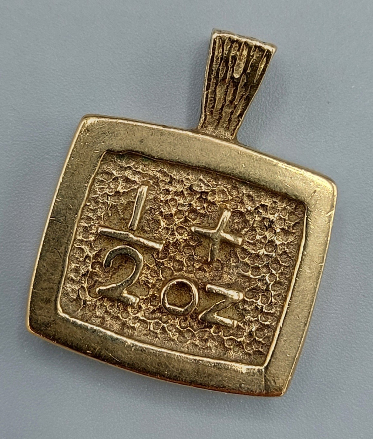 A 9ct gold pendant, 17.3 grams - Image 2 of 2