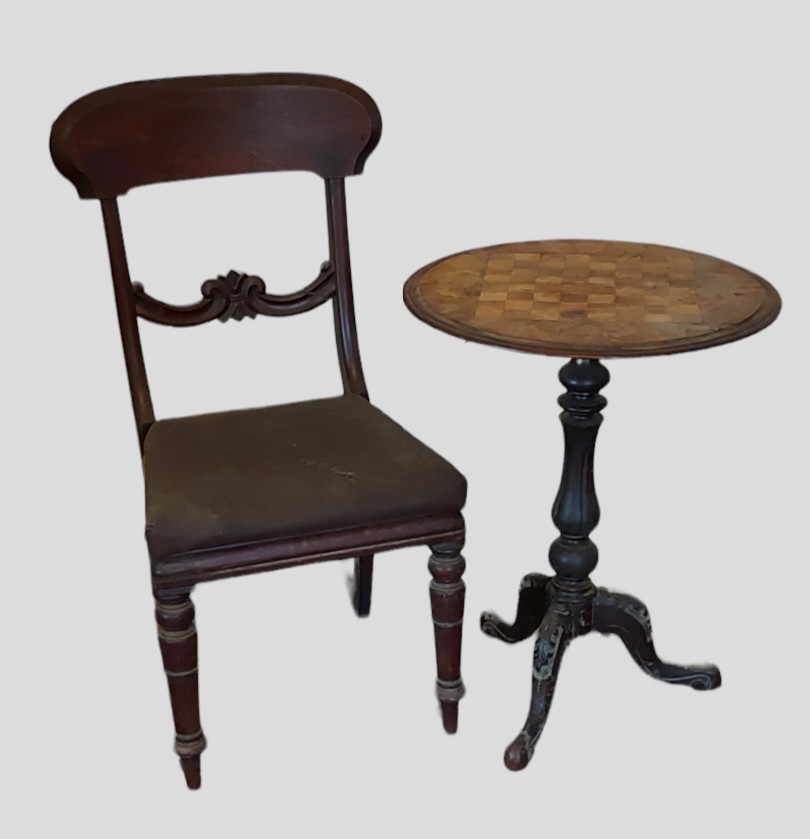 A Victorian mahogany circular centre table together with a set of four Queen Anne style dining - Image 2 of 2