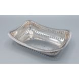 A George V silver basket of pierced form, Sheffield 1913, 9ozs