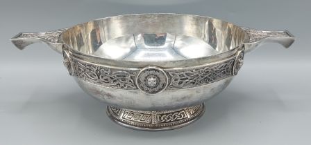 A George V silver Quaich with stylised decoration, London 1938 maker Wakely and Wheeler, 39ozs,