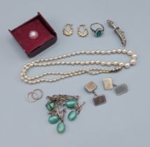 A collection of jewellery to include a pair of 9ct gold earrings and other jewellery