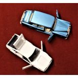 Dinky-Rolls Royce Phantom V-blue driver doors/boot opens missing front wheel model 152-Rover model