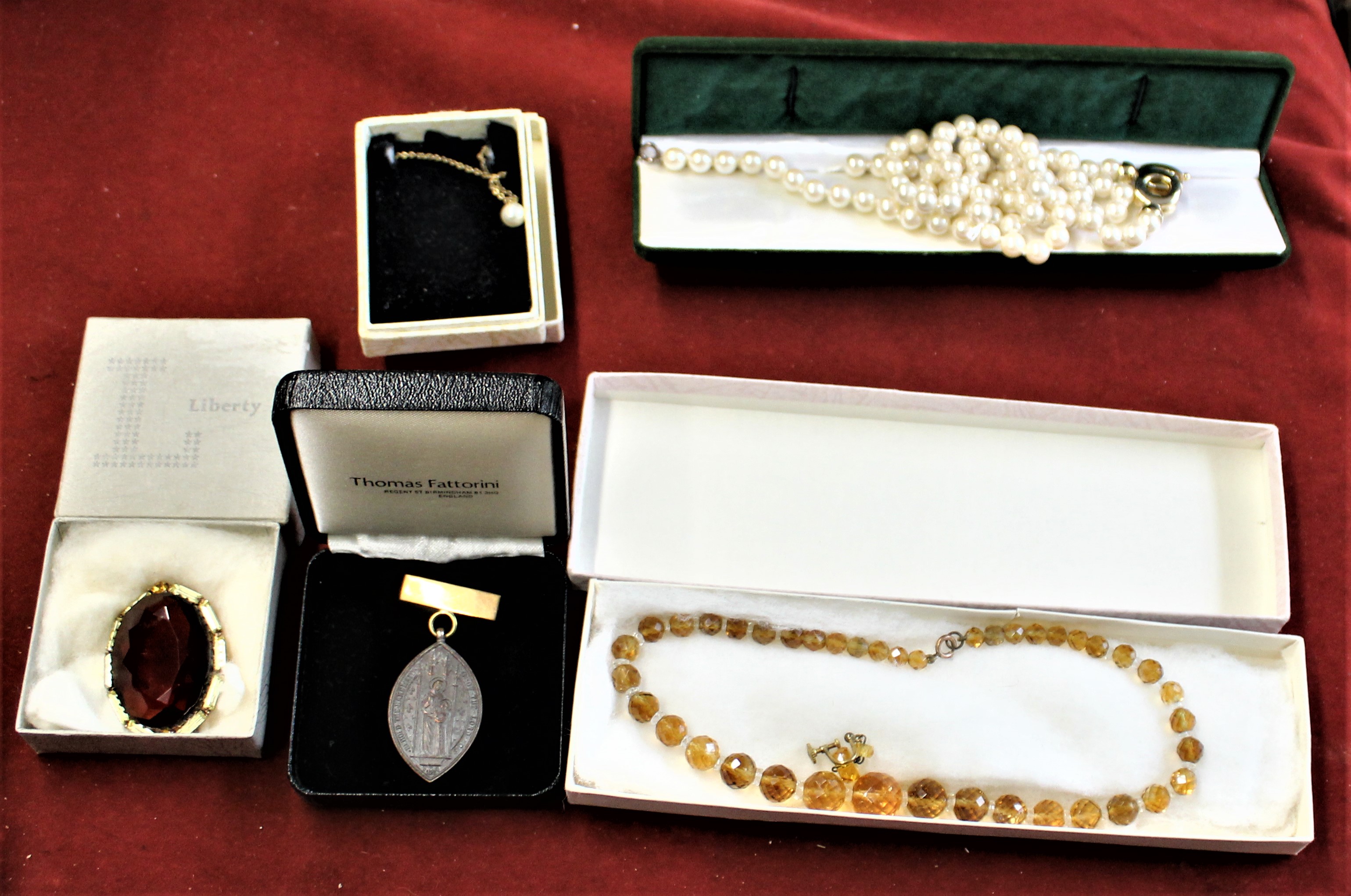 Vintage Jewellery including a Pearl drop necklace by Ratner's, a Pearl necklace with designer