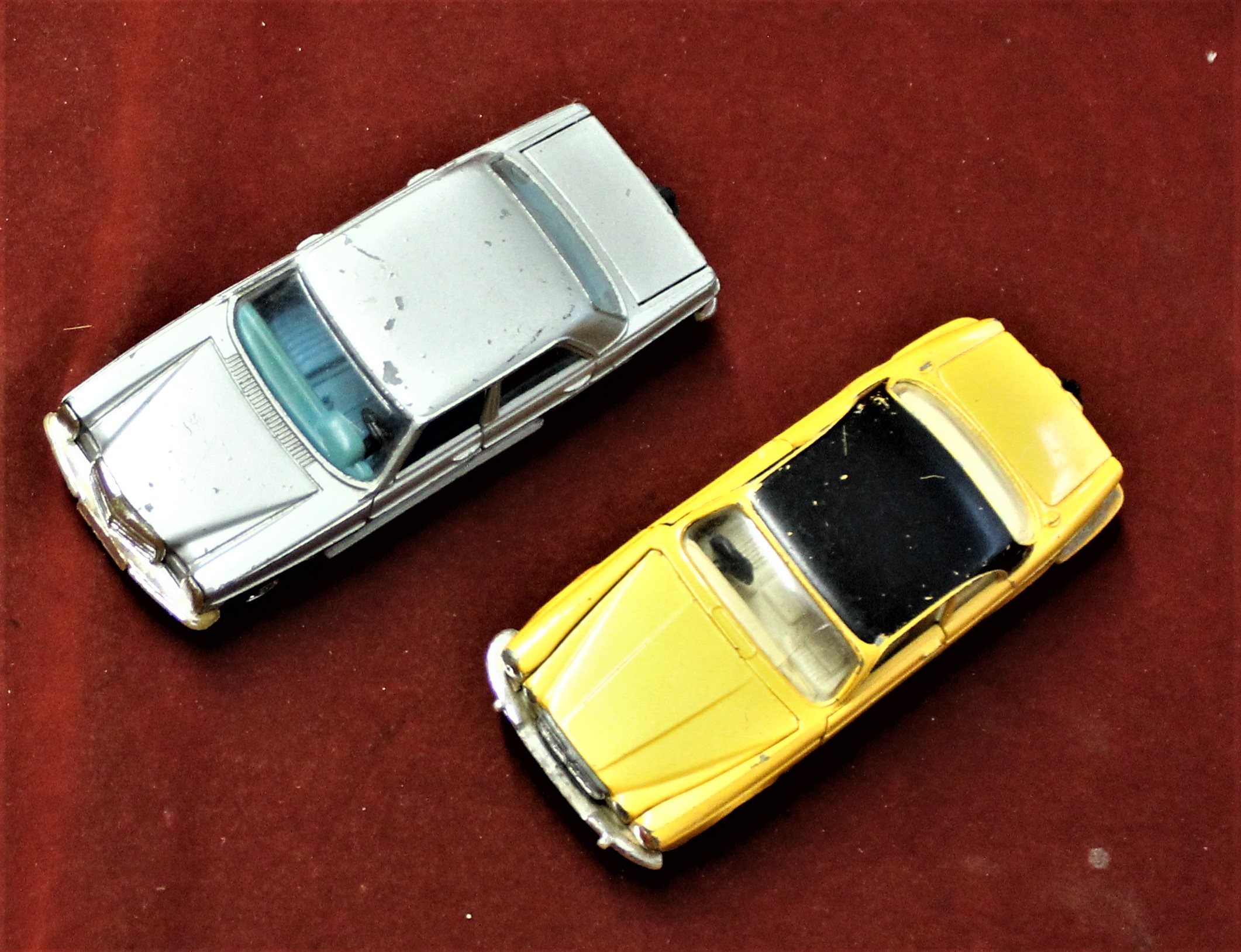 Corgi (2 cars) Mercedes-Benz model 240D silver-front and boot doors open-Jaguar XJ12C-metalic gold