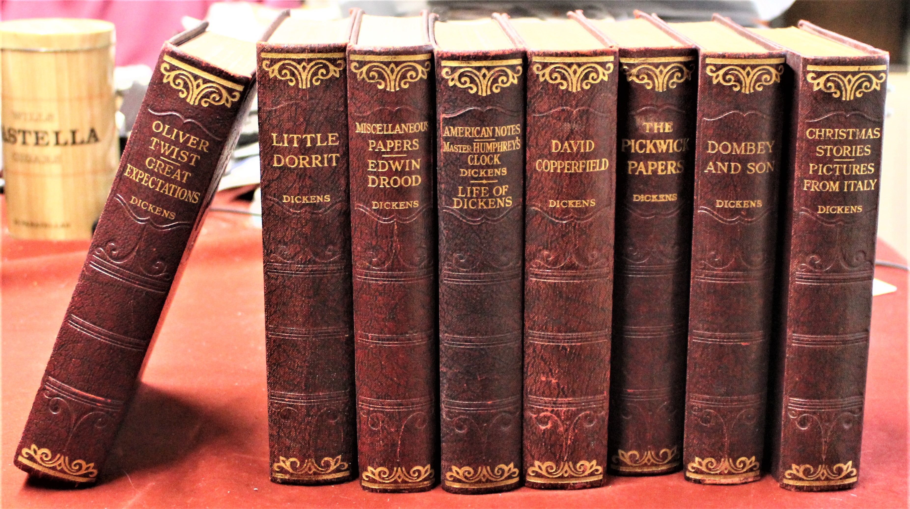 Book-Dickins-Little Dorrit-Oliver Twist Edwin Drood-Life of Dickins-David Copperfield-Pickwick