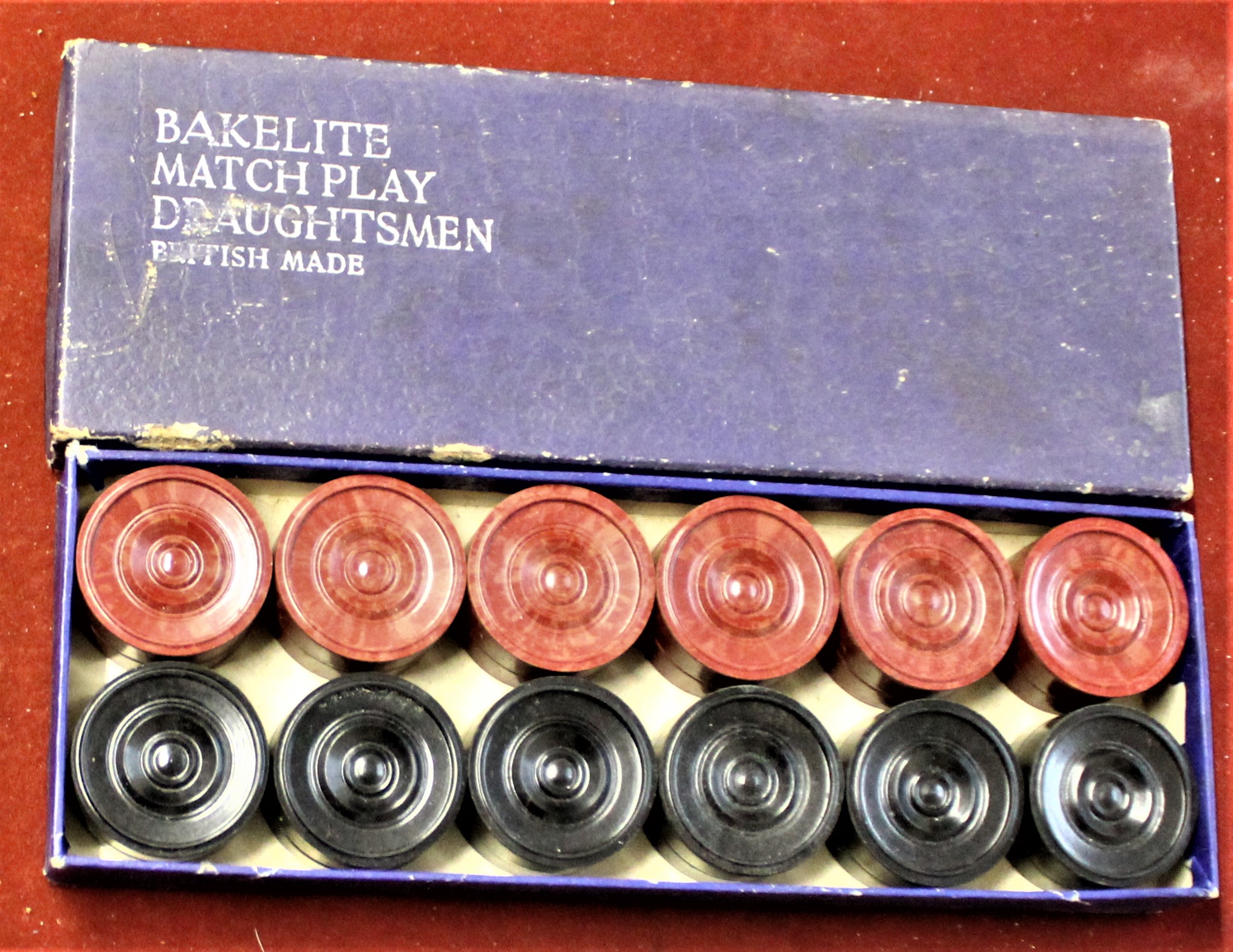 Vintage-Bakelite Match Play-Draughtsmen-British made-full set-box some wear but counters in