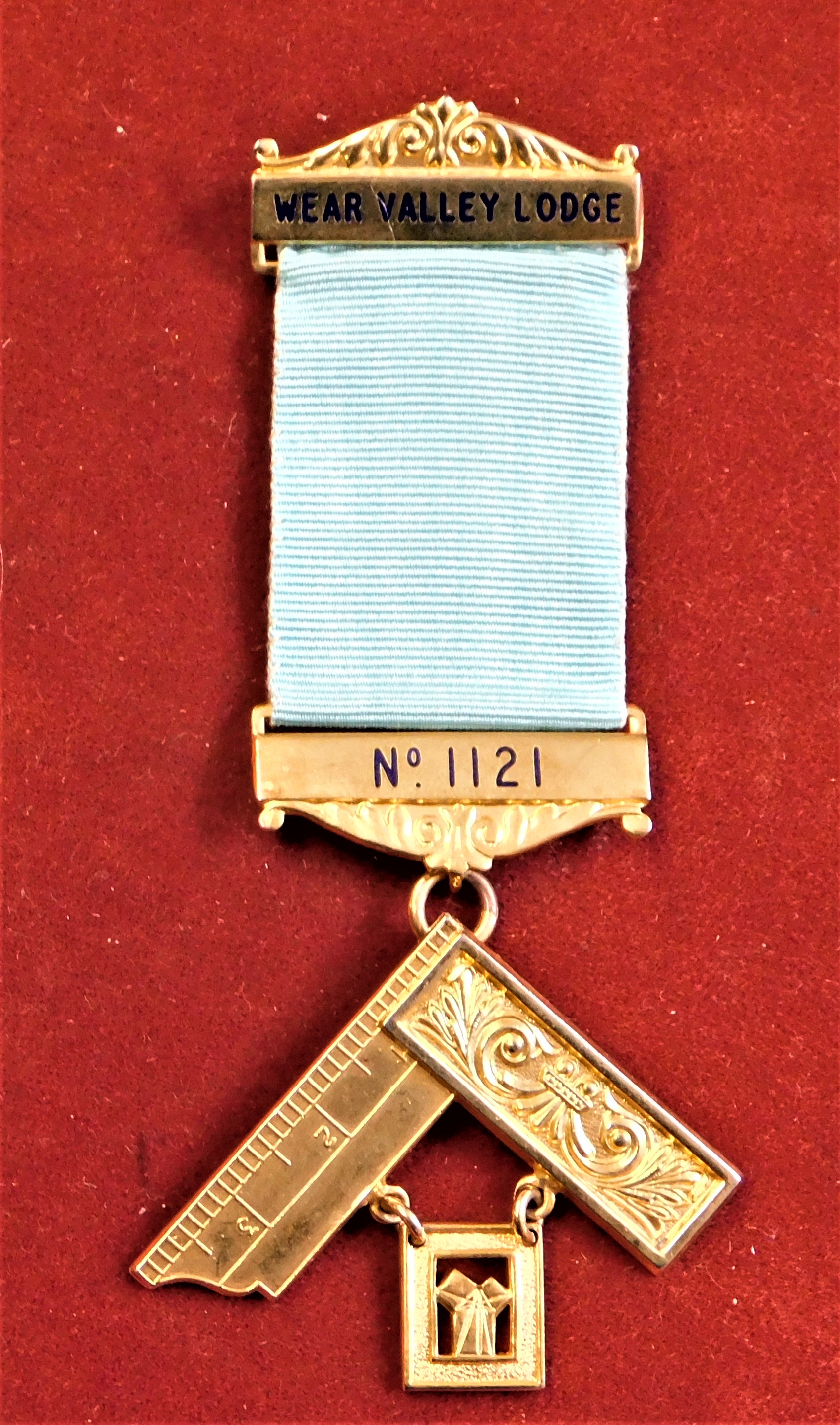 Masonic Past Masters Breast Jewel for Wear Valley Lodge No. 1121, inscription on the reverse: "W.