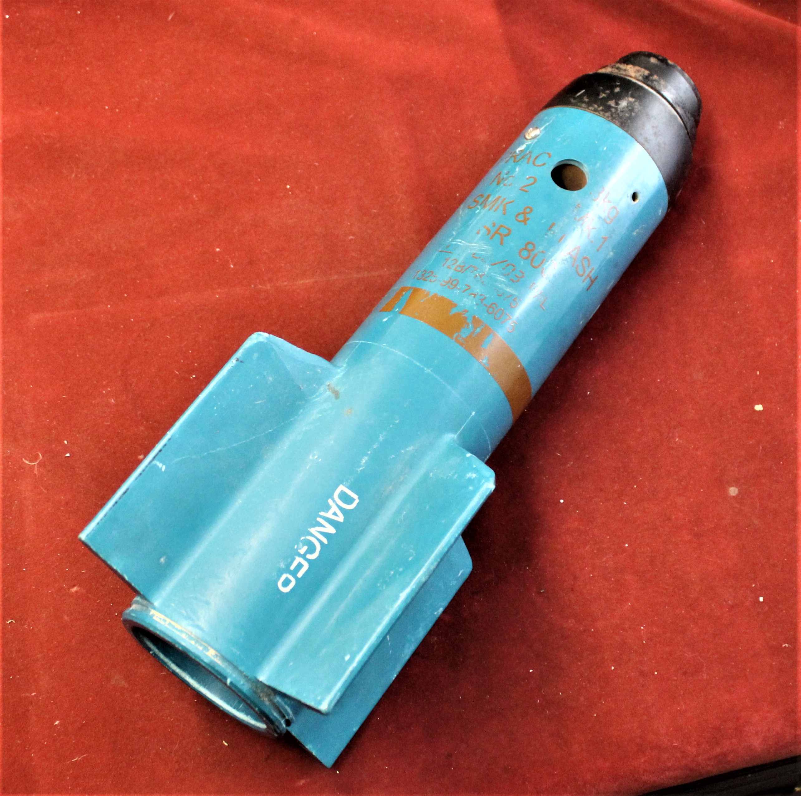 British 3kg Practice Smoke and Flash Bomb No.2 MK.1 SR 800, good stencilling, in used condition