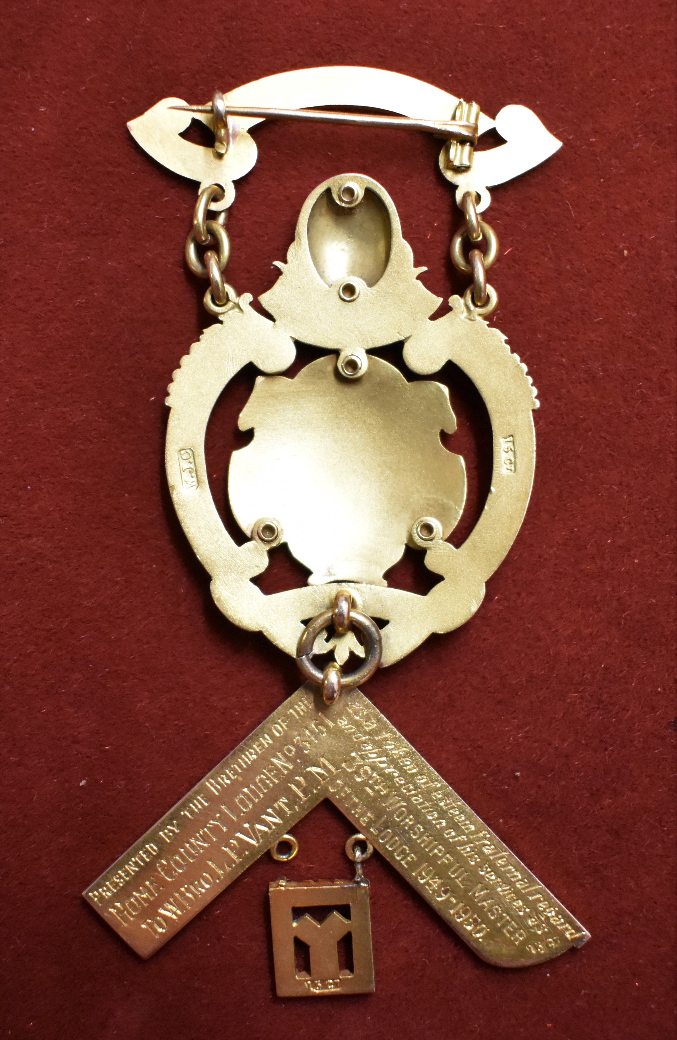 Masonic Past Masters Jewel for a member of the Home County Lodge No. 3451 in 15ct Gold and enamel, - Image 3 of 3