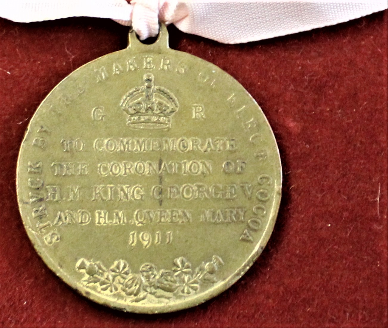 George V 1911 Coronation medallion, which has been struck by 'The Makers of Elect Cocoa' to - Image 2 of 3
