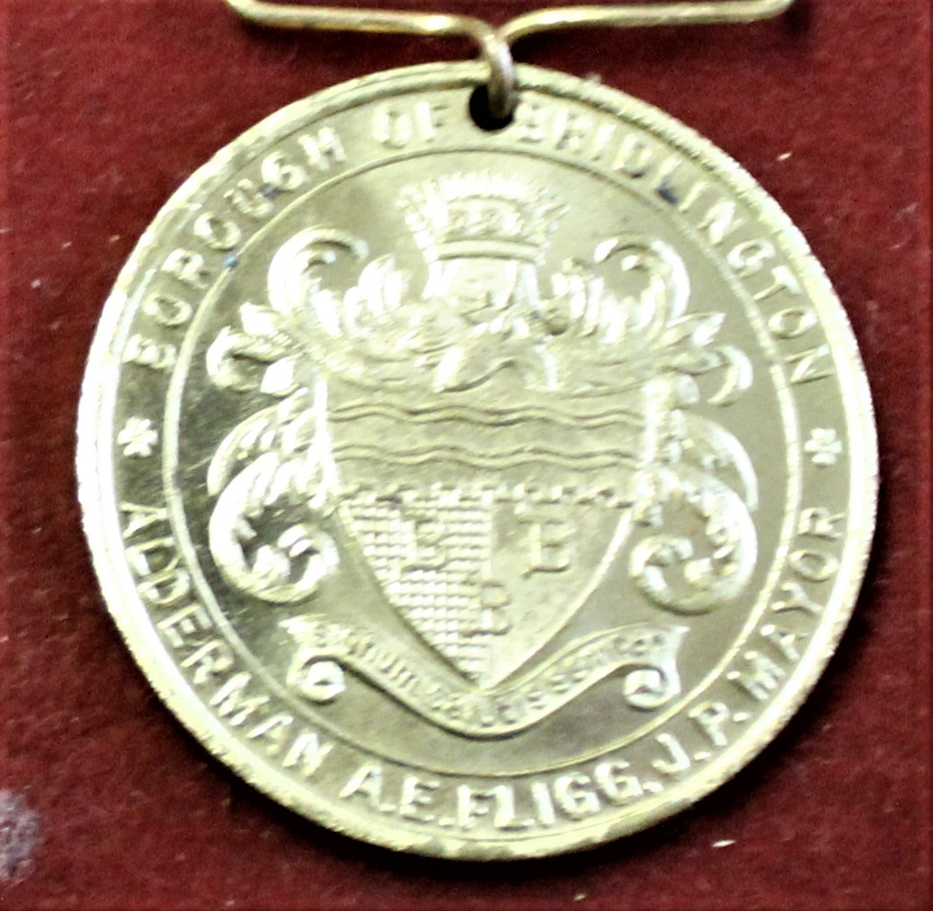 George VI Coronation medallion, reverse features a Coat of Arms and states 'Borough Of - Image 3 of 3