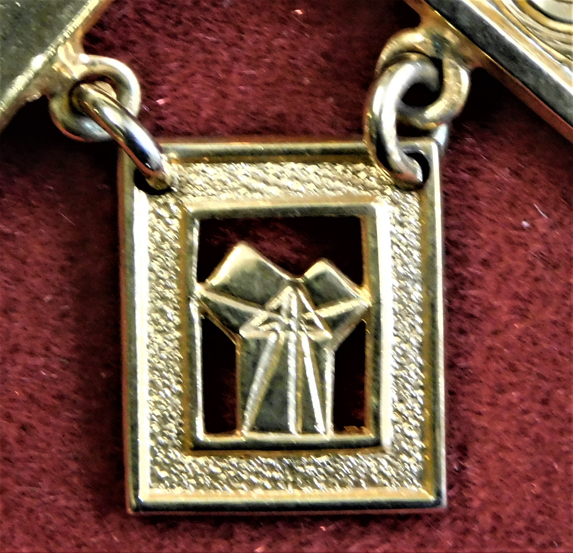 Masonic Past Masters Breast Jewel for Wear Valley Lodge No. 1121, inscription on the reverse: "W. - Image 3 of 4