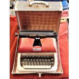 Typewriter - Lilliput portable typewriter with case - in need of restoration