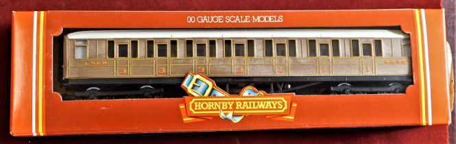 Hornby LNER Composite Coach (Teak finish) R477. Mint in box.