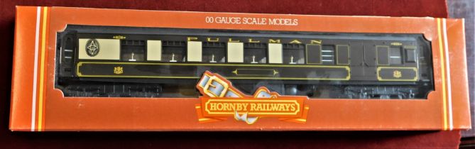 Hornby Pullman Coach 1st Class R233. Mint in box.