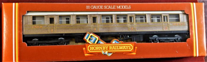 Hornby LNER Composite Coach (Teak finish) R477. Mint in box.