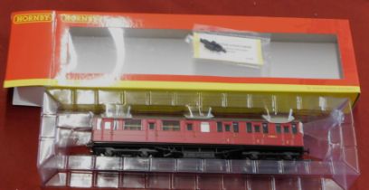 Hornby R4521 BR Gresley Suburban Lavatory Composite Coach E 88090 E. Mint in box.