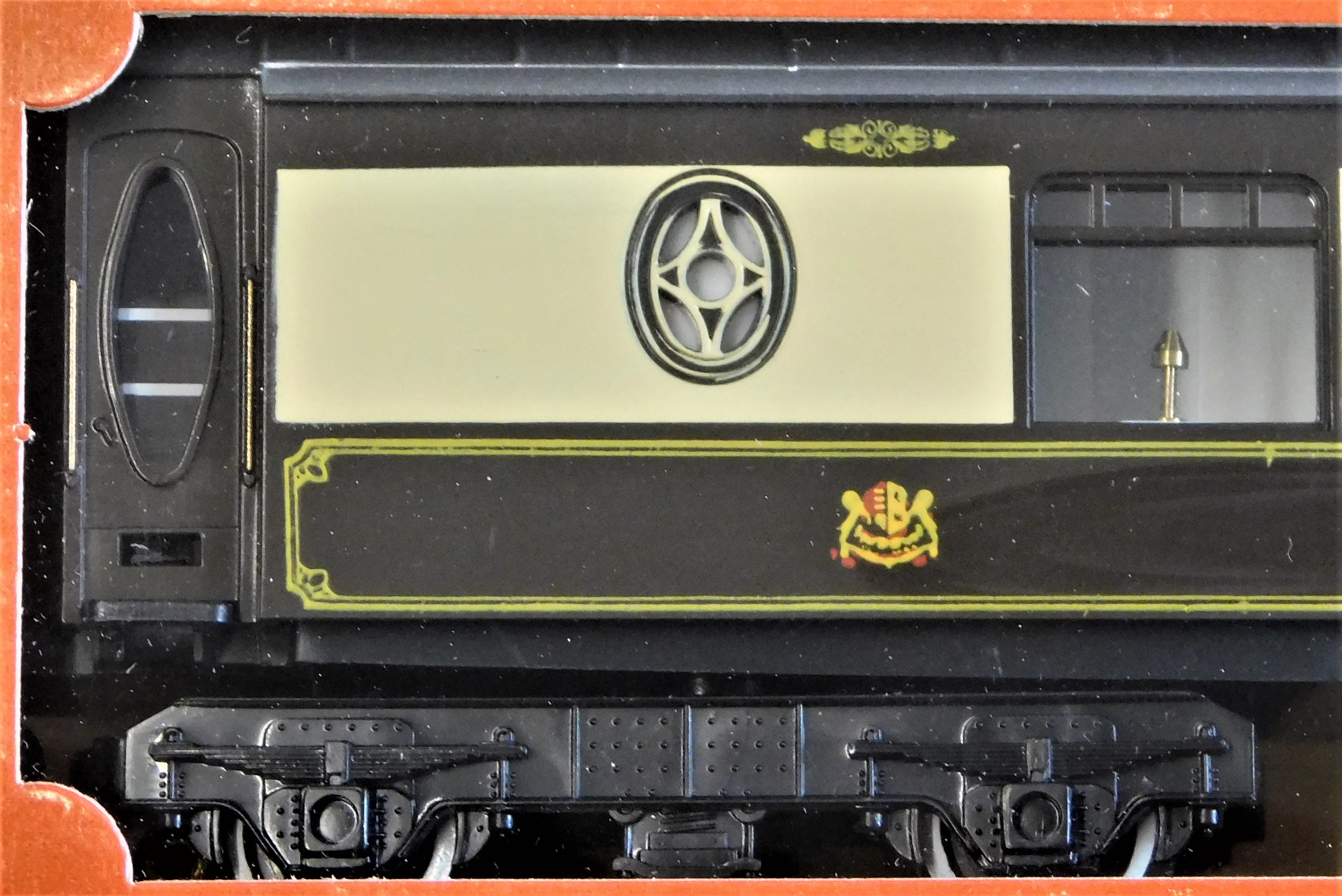 Hornby Pullman Coach 1st Class R233. Mint in box. - Image 3 of 3