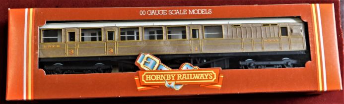 Hornby LNER Brake Composite (Teak Finish) R478. Mint in box.