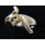 14ct YELLOW GOLD RING IN THE FORM OF A CAT, with green eyes, size H, approx 4.4 grams