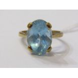 9ct YELLOW GOLD BLUE TOPAZ SOLITAIRE RING, principal large oval cut blue topaz in 4 claw setting,