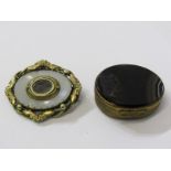 MOURNING BROOCH, Victorian pinchbeck oval mourning brooch, 5cm diameter, also an oval agate box, 4.