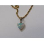 9CT YELLOW GOLD OPAL HEART PENDANT, on 9ct yellow gold curb link necklace