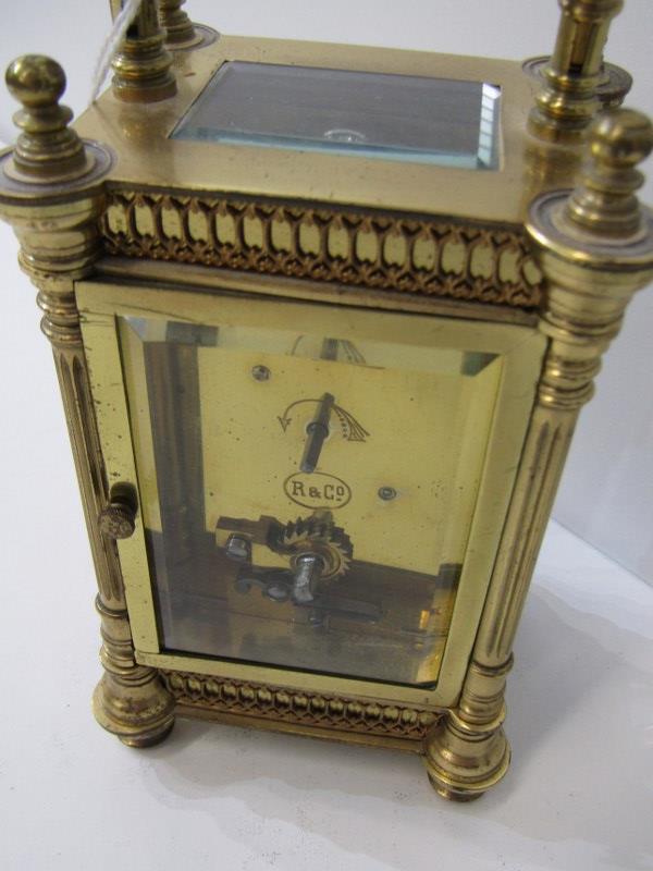 ARTS & CRAFT DESIGN BRASS FLUTED COLUMN SUPPORT CARRIAGE CLOCK, with engraved and fretwork face - Image 4 of 6