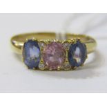 18ct YELLOW GOLD SAPPHIRE & DIAMOND RING, central pink sapphire with blue sapphires at each shoulder