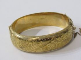 SILVER GILT BANGLE, hinged silver gilt bangle with foliate decoration