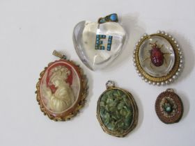 BAR BROOCHES, Essex crystal style bar brooch, decorated a bug with pearls to the outer, (some pearls