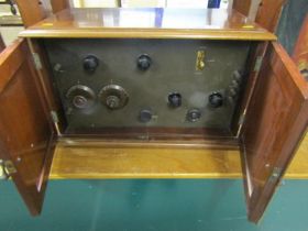 EARLY RADIO, inlaid mahogany 2 door cabinet valve radio set, 34cm height