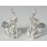 A PAIR OF SILVER PLATED ELEPHANT PENGUIN SALT AND PEPPERS, 7.5 cm.