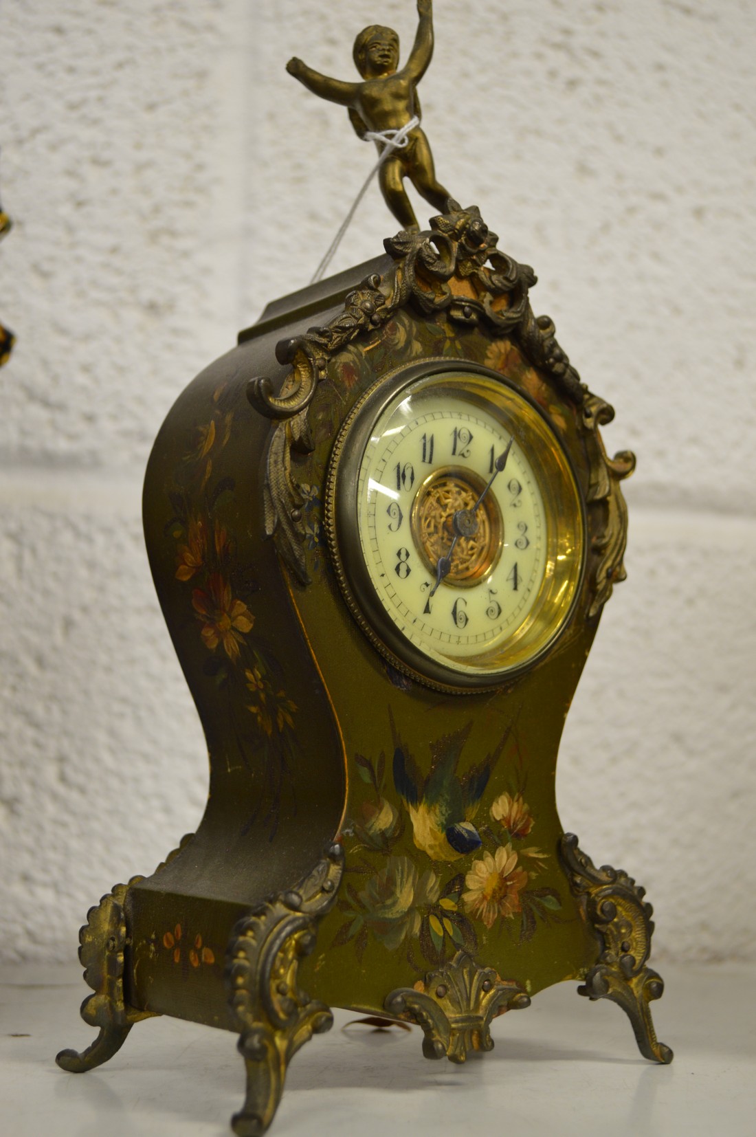 Two decorative mantel clocks. - Image 2 of 5