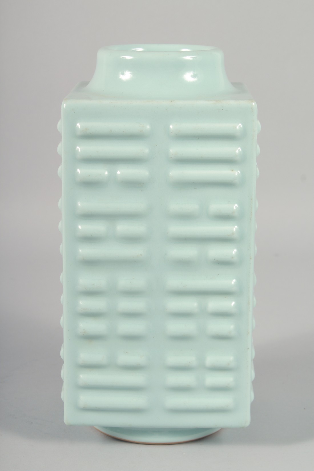 A CHINESE CELADON GLAZE SQUARE FORM ZUN VASE, the base with six-character mark, 27.5cm high. - Image 2 of 6