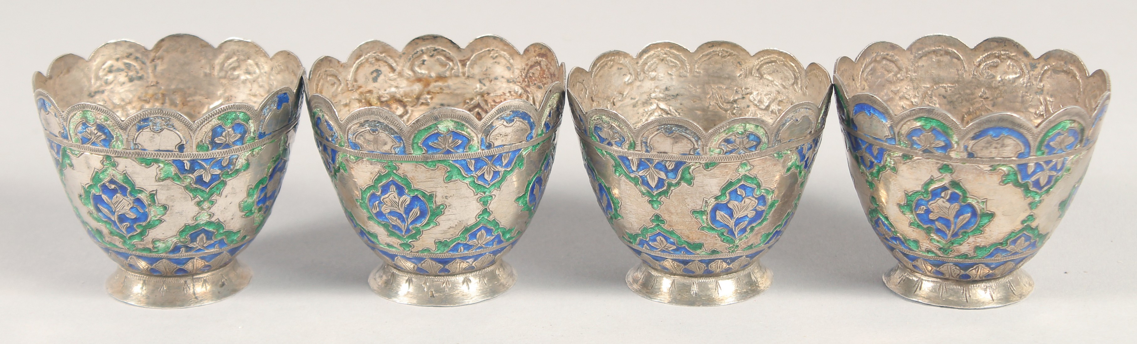 A FINE SET OF FOUR 18TH-19TH CENTURY INDIAN LUCKNOW ENAMELLED SILVER CUPS, 5.5cm diameter, (4). - Image 3 of 5