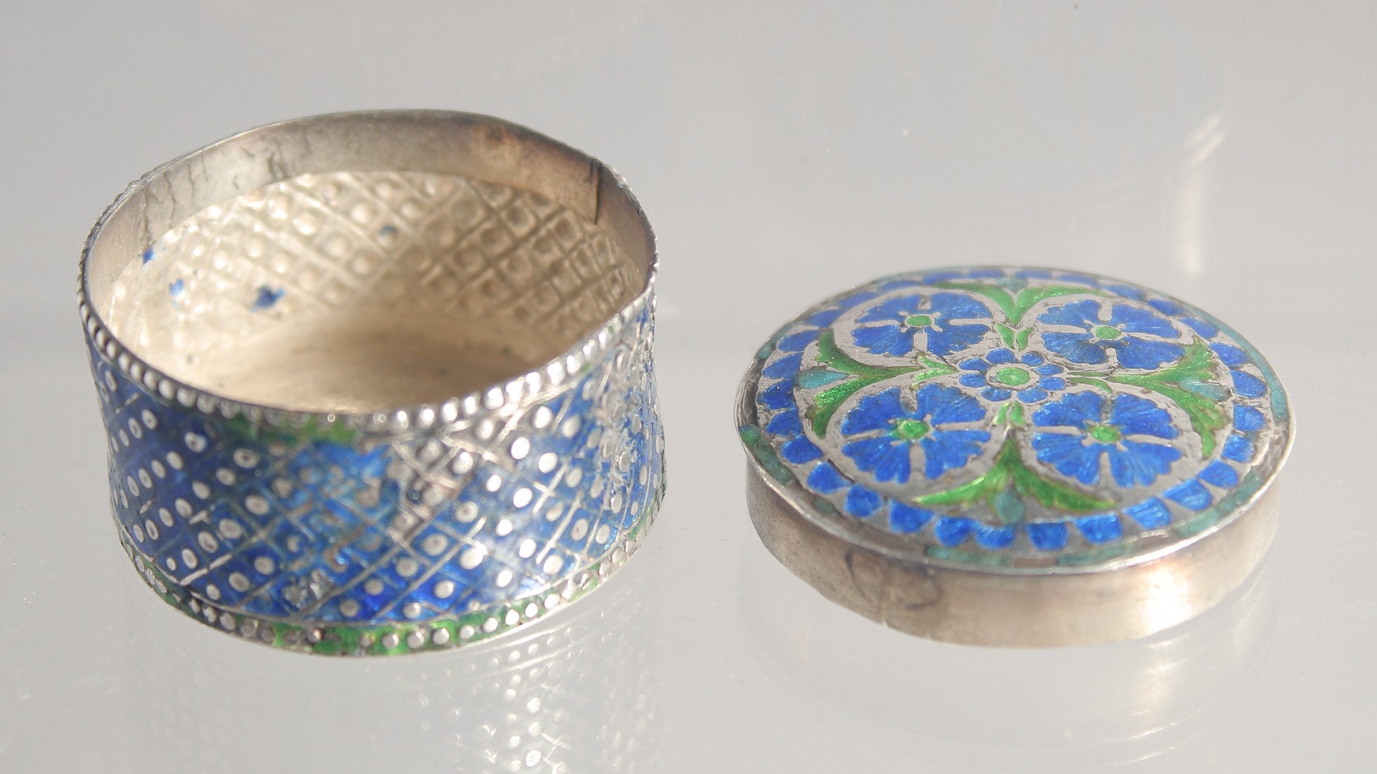 TWO 18TH/19TH CENTURY MUGHAL INDIAN LUCKNOW ENAMELLED SILVER SNUFF BOXES, 6cm wide and 3.5cm, (2). - Image 6 of 6